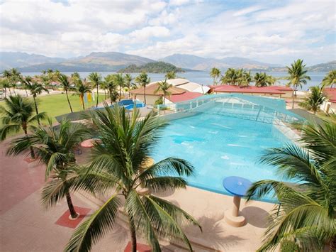 Whiterock Beach Hotel and Waterpark, Subic .